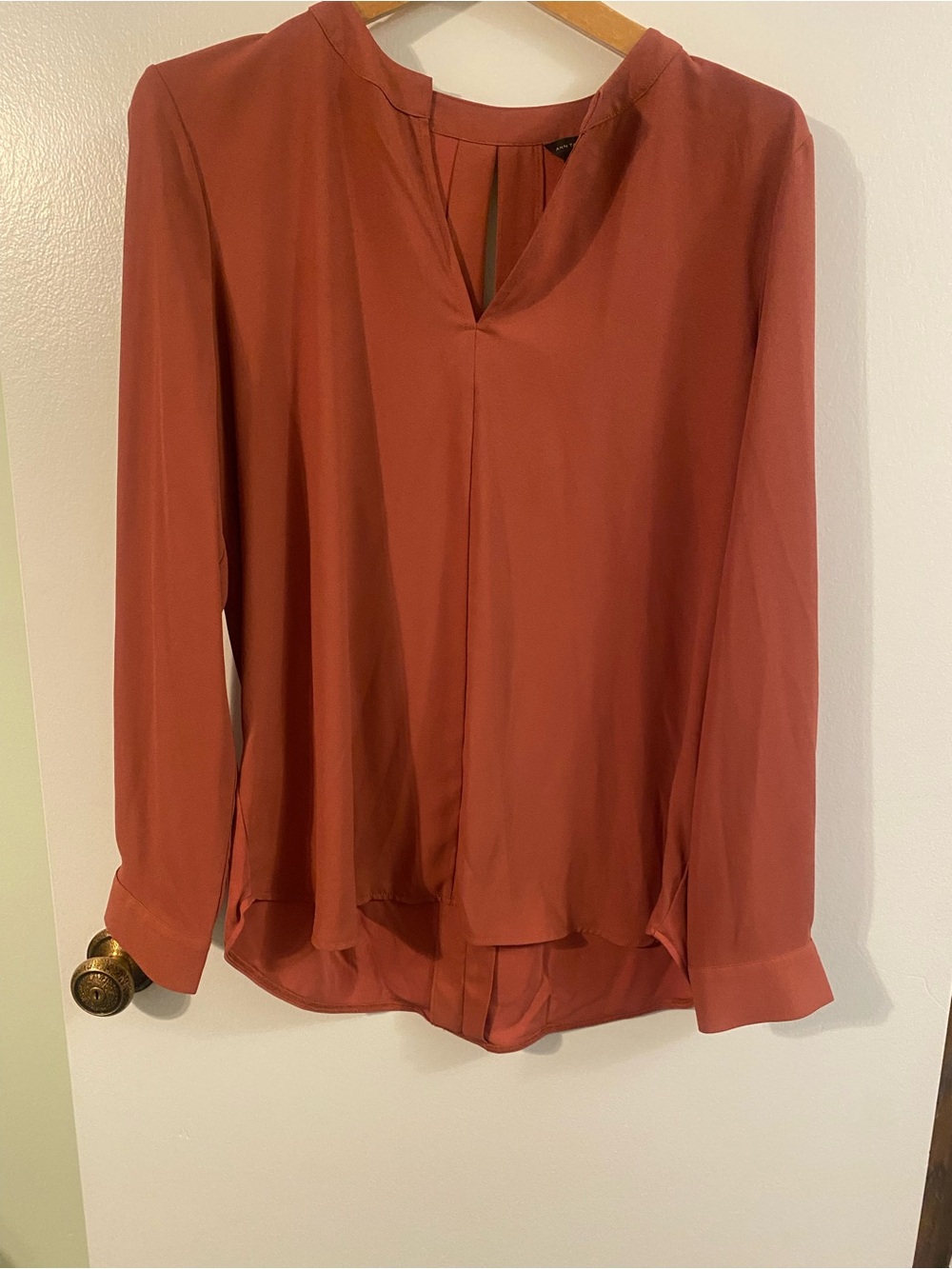 Ann Taylor Rust Split V-Neck Long Sleeve Blouse